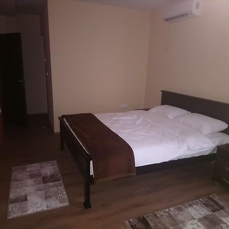 Prenociste Hrast Hostel Paracin Luaran gambar